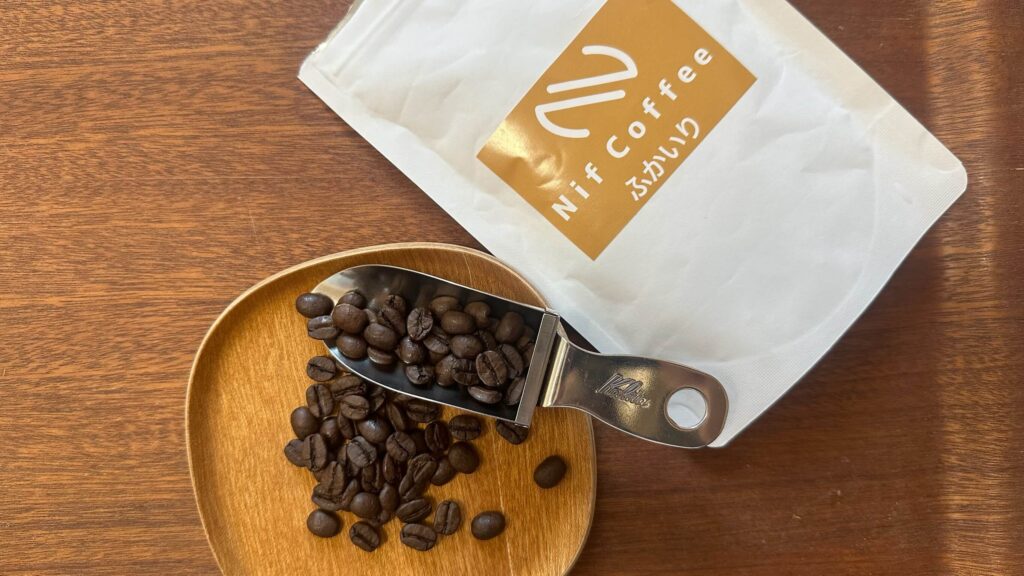 Nif coffeeのラインナップの１つ、深煎りの様子