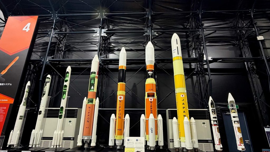 スペースドーム内にある歴代ロケットの展示